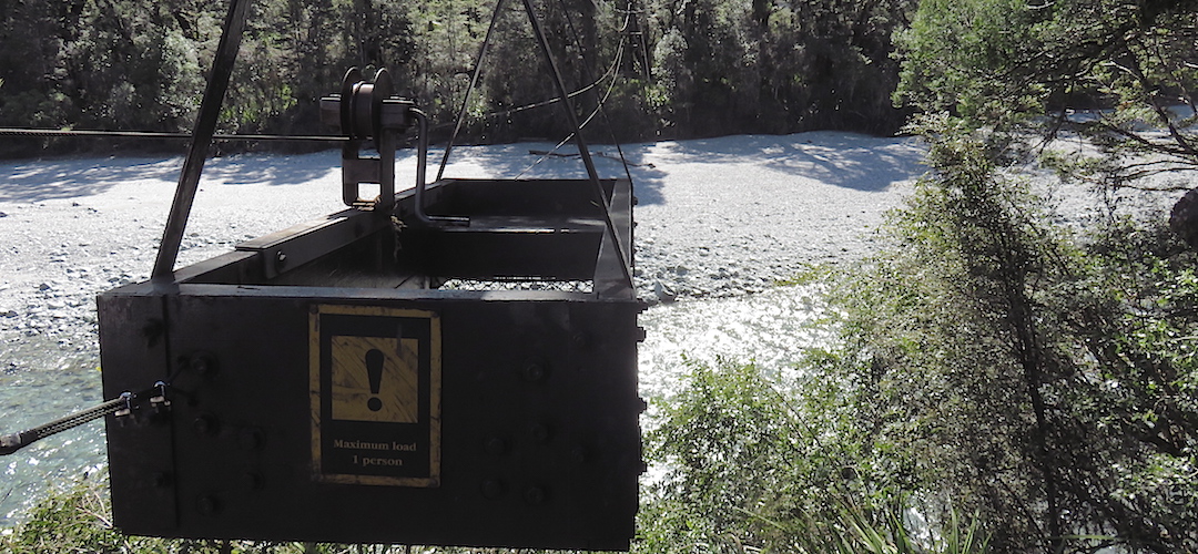 Yeah, you just crank your way across a flooded river | Olivine River, Pyke - Big Bay route