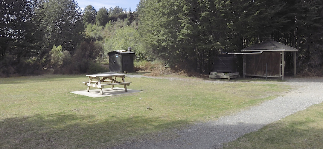 More for day trippers I guess. | Rainbow Reach shelter, Kepler Track