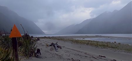 The day might not look too promising but the view is certainly great. | Lake McKerrow, Hollyford Track, Fiordland National Park