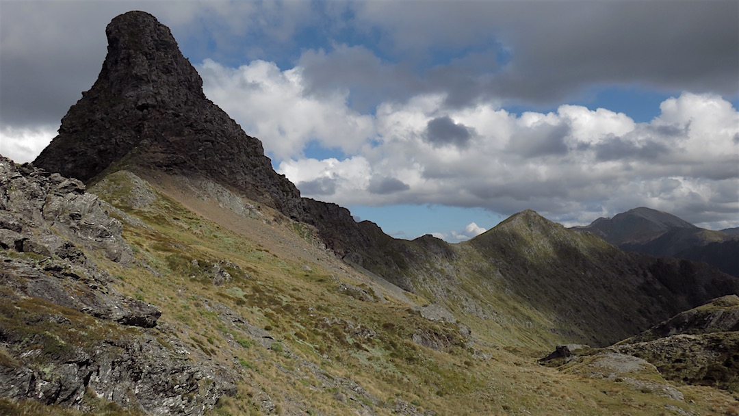 Dramatic countryside around the Drunken Sailors. | Dragons Teeth, Kahurangi National Park