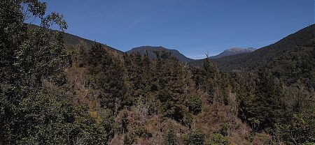Mt Royal, centre, and Mt Fishtail from the valley floor. | Wakamarina Track, Mt Richmond Forest Park