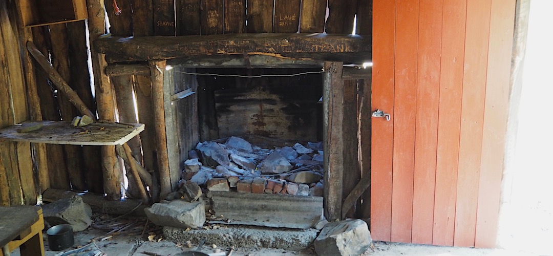 Plenty of ventilation for the fire. | Black Spur Hut, Seymour Stream