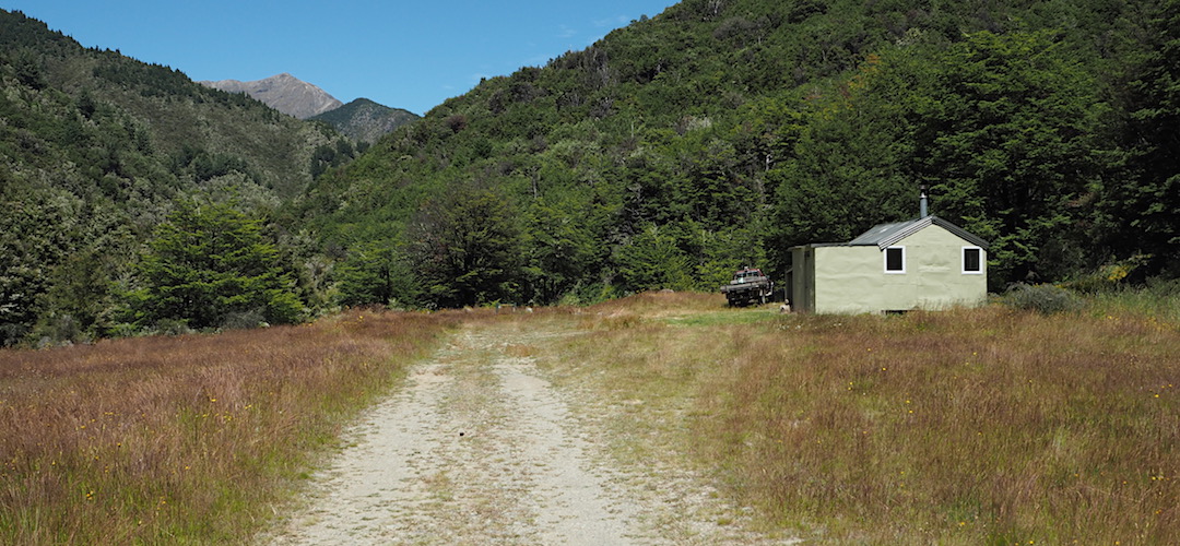 See. You can drive a big 4WD right to the door. | Bottom Gordon Hut, Leatham River