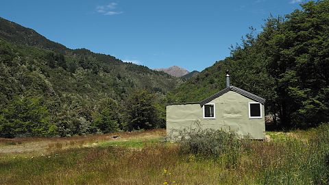 You can drive a high clearance 4WD right to Bottom Gordon Hut. | Leatham Molesworth route, Marlborough