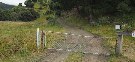The locked DOC gate at the carpark on the Kohutara River, 25 km from Kaikoura | East West route, Marlborough
