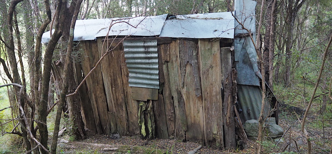 It's interesting to see the old-style slab hut from before the NZFS days.| Lake Alexander Historic Hut, Ferny Gair Conservation Area, Marlborough
