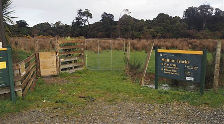 Start of the South Coast Track is also the start of the Hump Ridge Track. | South Coast Track, Southern Fiordland