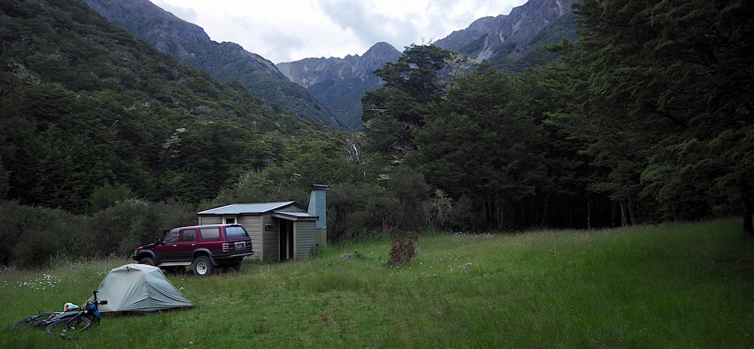 Being near the road it attracts 4WDs and cyclists. | Connors Creek Hut, Rainbow Road