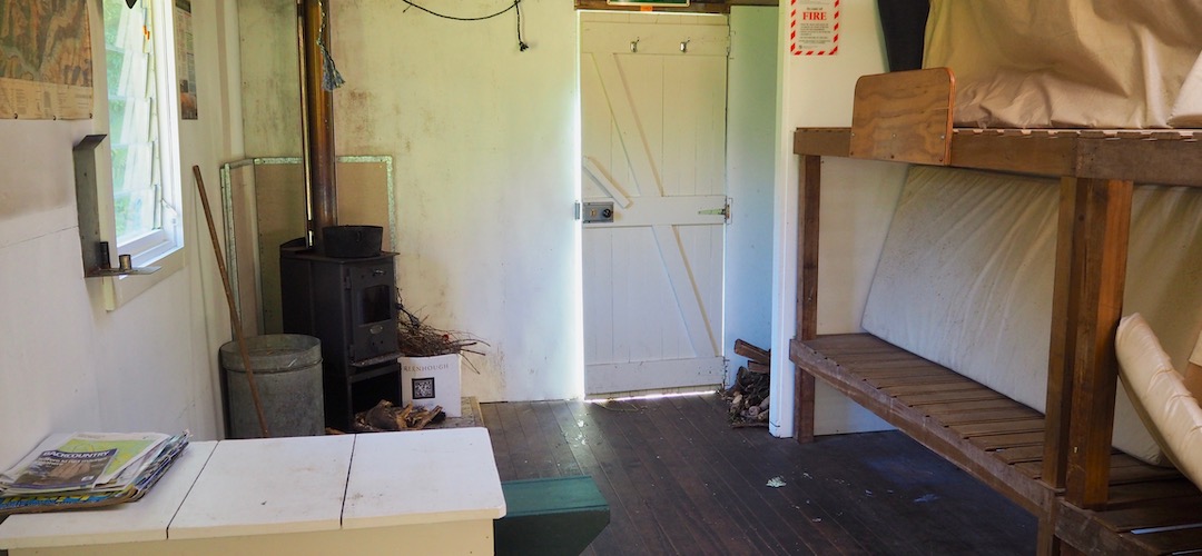 Still has the original NZFS SF70 louvres. | Middle Head Hut, Moeraki Valley Trail