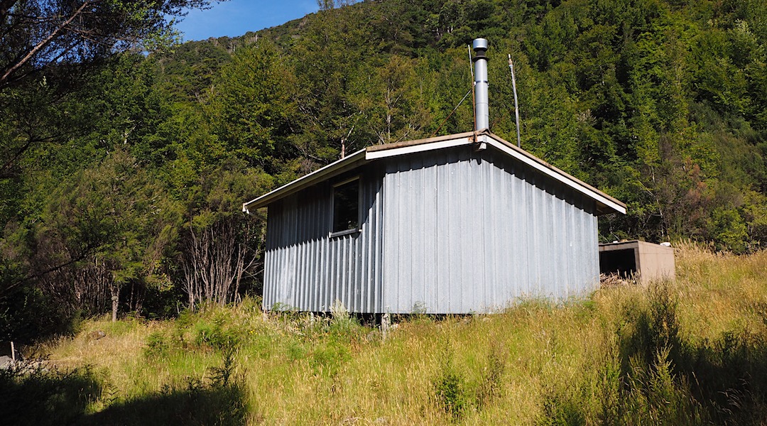 Anatoki Forks Hut exterior 3 | Kahurangi National Park