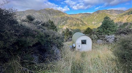 A tiny hut in a vast landscape. | Kohutara Bivvy, Ka Whata Tu o Rakihouia/Clarence Conservation Park