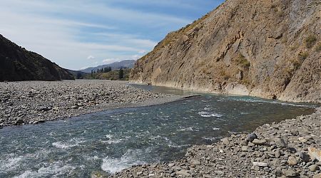 The Clarence River has changed course and you need to cross. | South Marlborough, March 2022