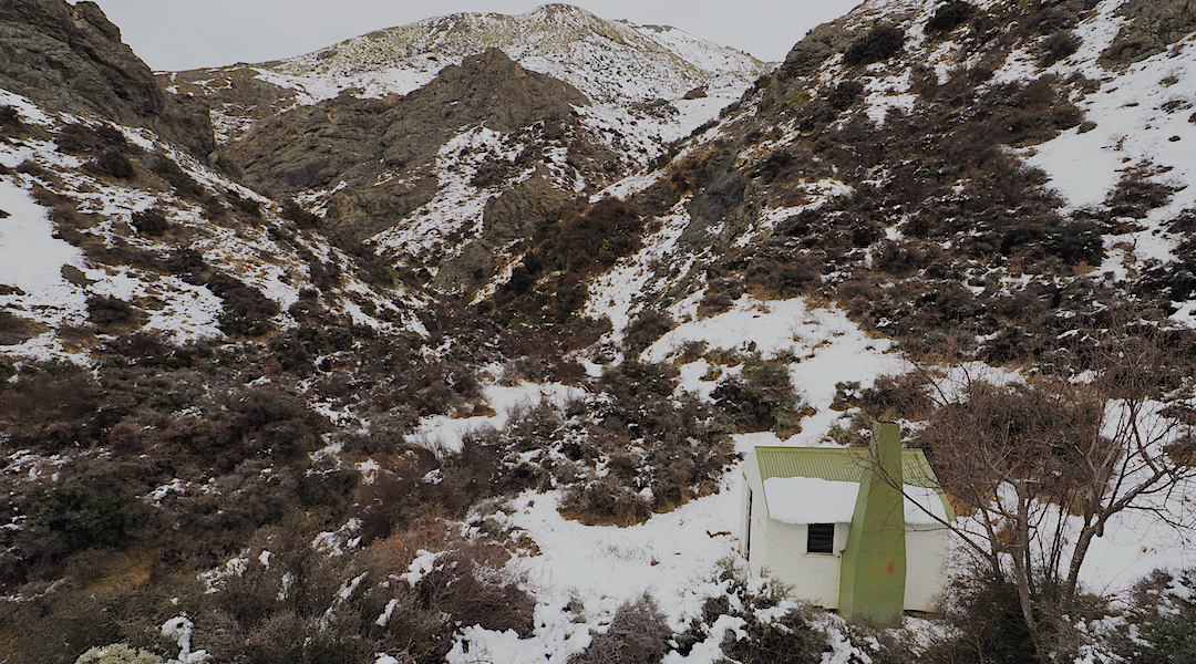 Winter is not the ideal time to visit. | Alfred Hut, Ka Whata Tu o Rakihouia/Clarence Conservation Park