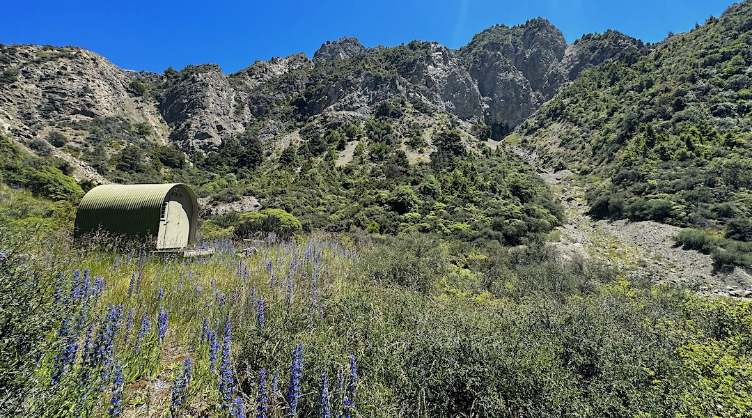Rugged setting. | Fidgit Bivvy, Ka Whata Tu o Rakihouia Conservation Park