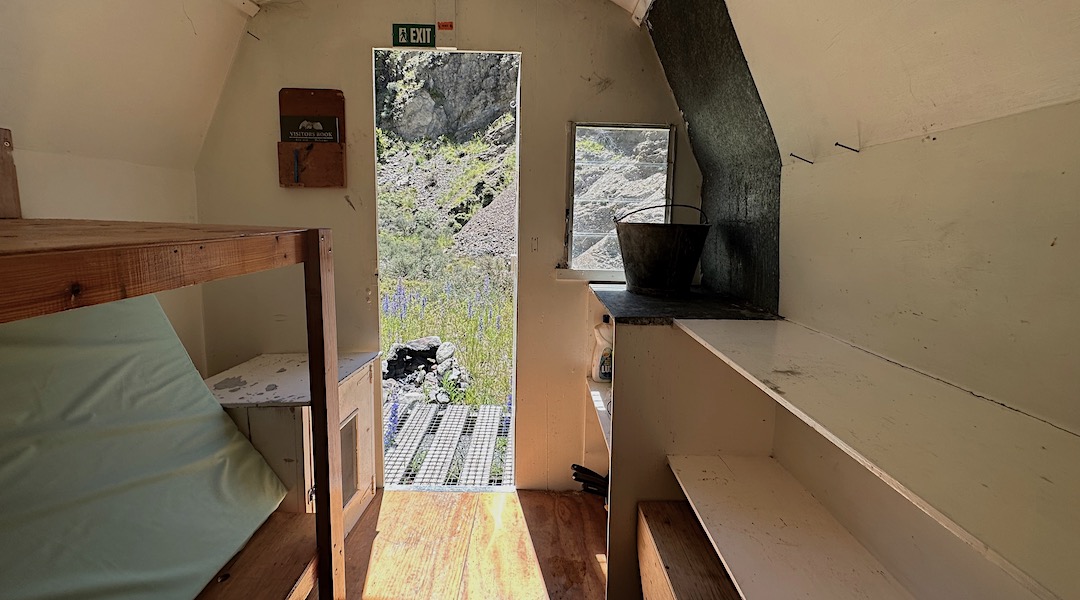  It's pretty well maintained. | Fidgit Bivvy, Ka Whata Tu o Rakihouia Conservation Park