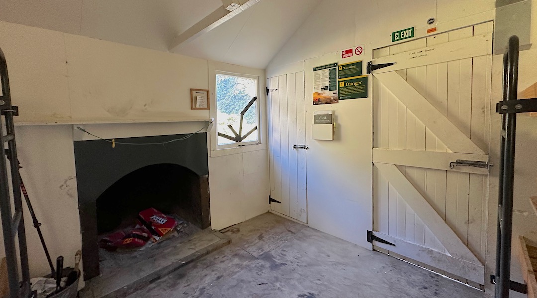 Open fire, but no wood around. | Limestone Hut, Ka Whata Tu o Rakihouia Conservation Park