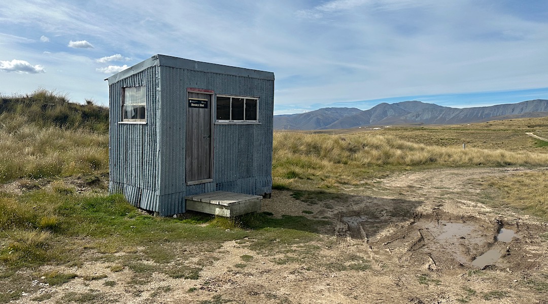Exterior. | Buster Hut, Oteake Conservation Park