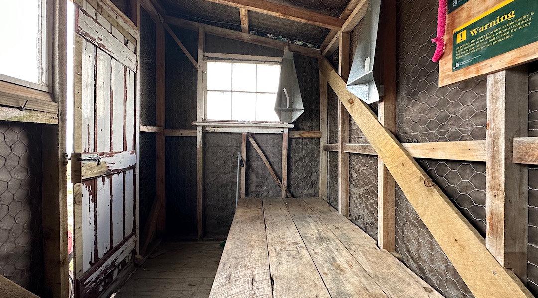 No mattresses. Bring your sleeping mat. | Buster Hut, Oteake Conservation Park