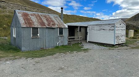 Original 1924 hut on left with two 1977 bunkrooms on the right. | Tailings Hut, Oteake Conservation Park
