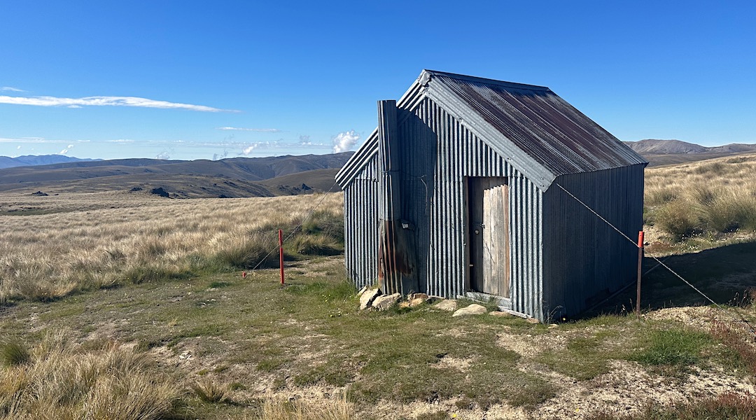 Expansive views around. | Wire Yards Hut, Oteake Conservation Park