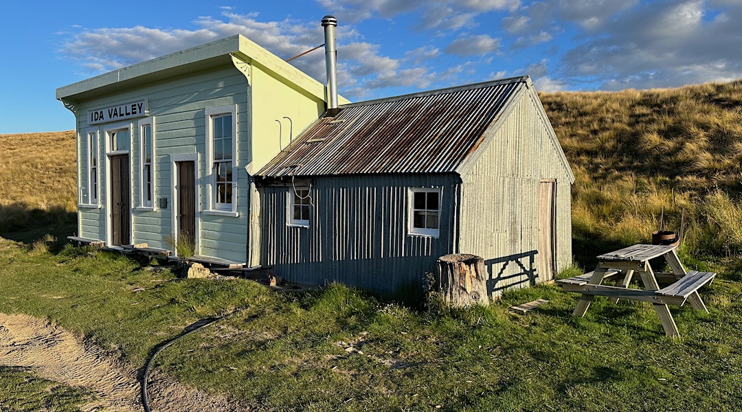Original 1934 hut with 1976 railway station addition. | Ida Railway Hut, Oteake Conservation Park