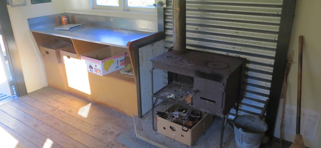 Castle Rocks Hut, The Inland Track, Abel Tasman National Park