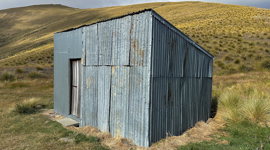 Exterior. | Top Hut old, Oteake Conservation Park