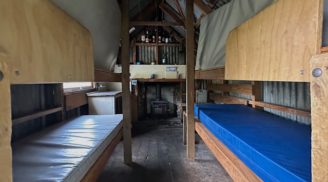 Bunks. | Spurs Hut, Te Kahui Kaupeka Conservation Park