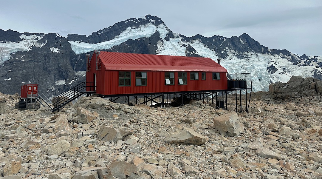 Mt Sefton, 3,151 m, in the background. | Mueller Hut, Aoraki/Mt Cook National Park