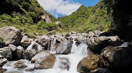 Clambering up Murphy Creek. You climb up that gully. | Rangitata River headwaters