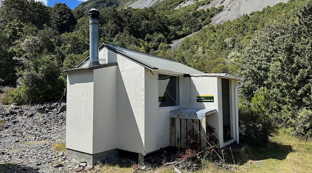 Exterior. | Curtis Memorial Hut, Havelock River 