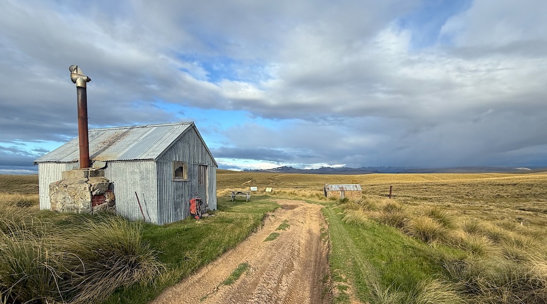 Potters Hut exterior 