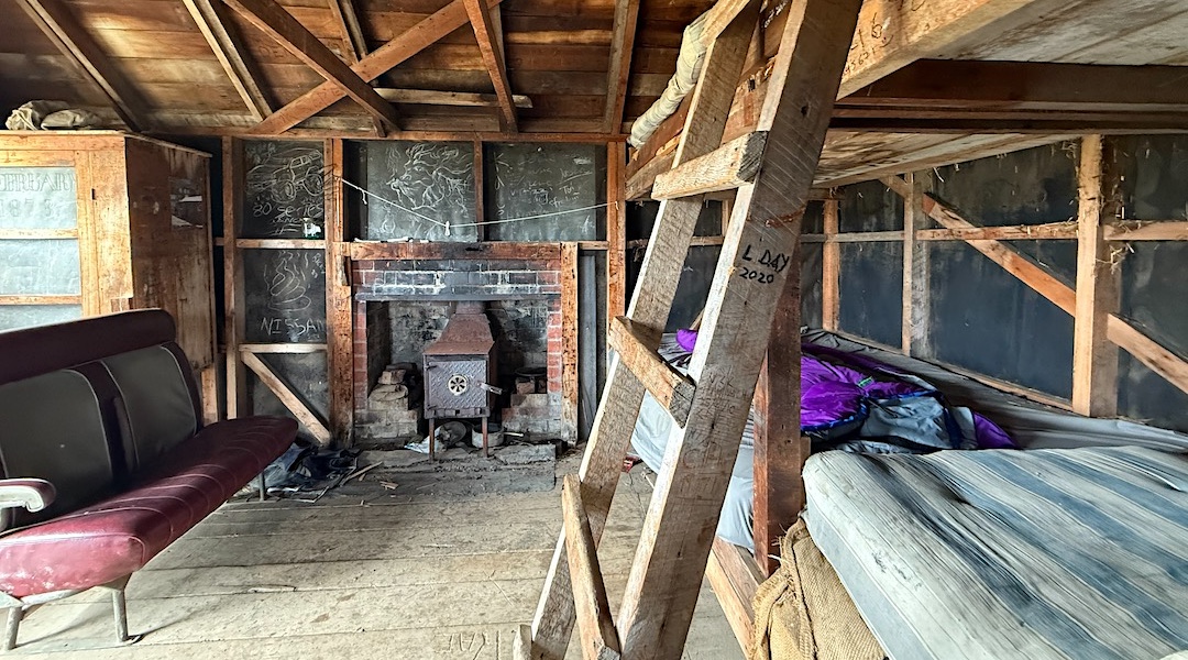 Potters Hut interior 