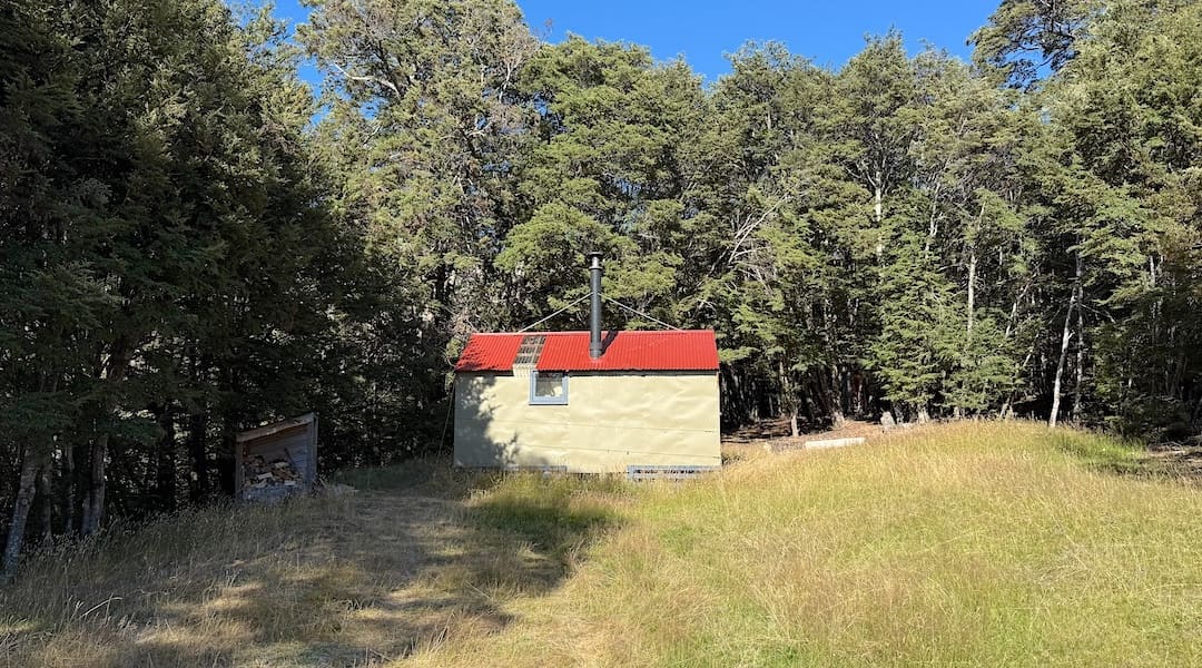 Lochinvar Hut exterior 