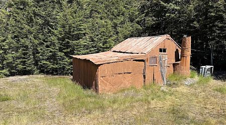 Dynamo Red Hut exterior