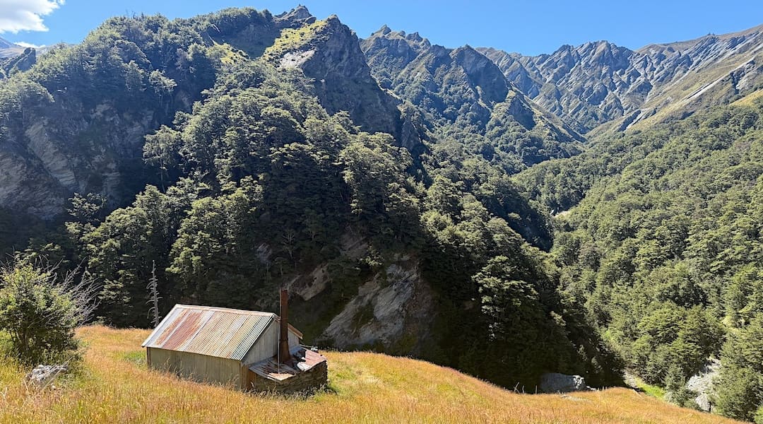 Bullendale Hut exterior