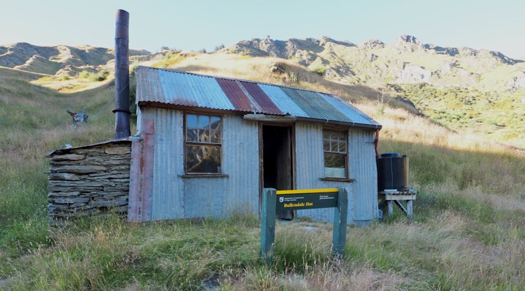 Bullendale Hut exterior 