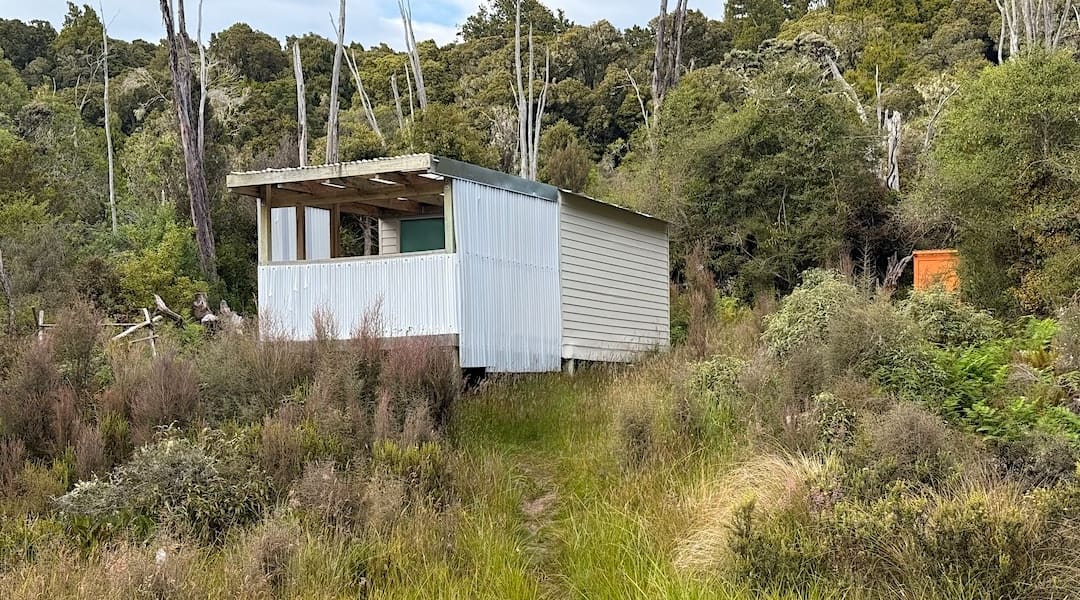 Tautuku Hut exterior