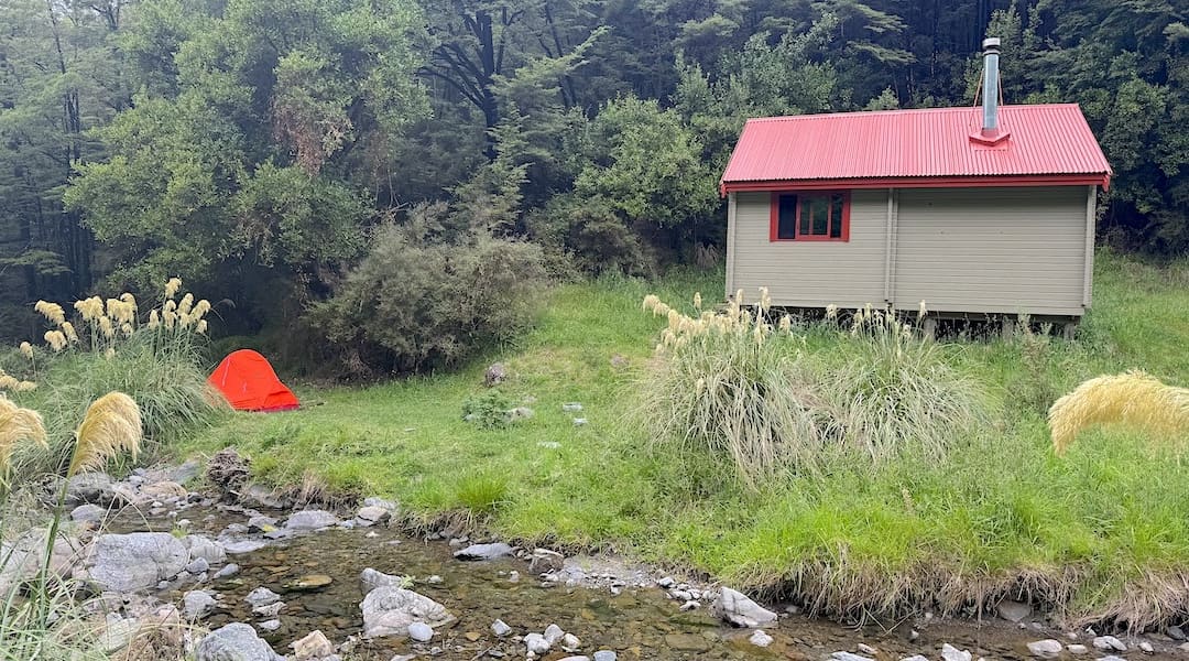 Pinchgut Hut exterior