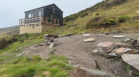 Leaning Lodge exterior 