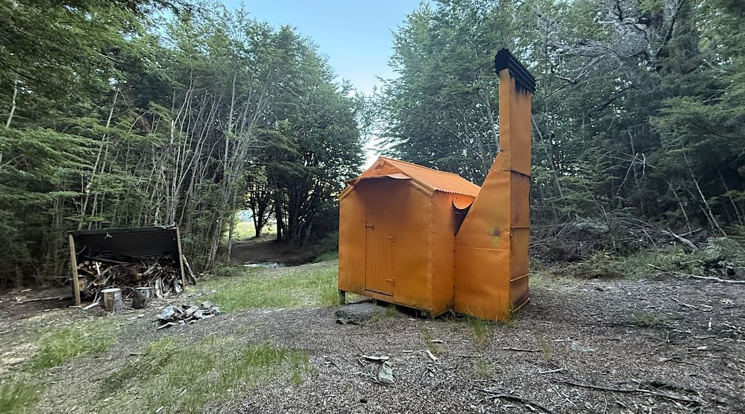 Lincoln Hut exterior, Eyre Mountains/Taka Rā Haka Conservation Park 