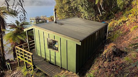 Freds Camp Hut is a great spot to spend a few days. | Patterson Inlet/Whaka a Te Wera, Rakiura/Stewart Island