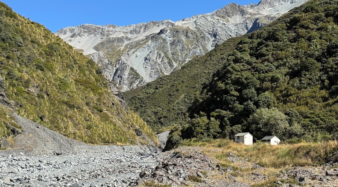 A dramatic setting. | Carneys Bivvys, Te Kahui Kaupeka Conservation Park