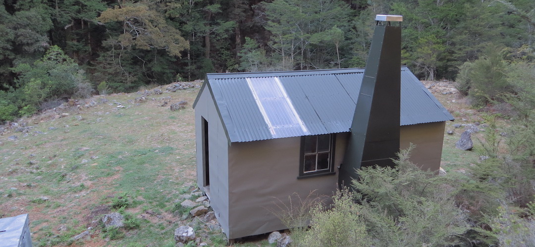 Mid Wairoa Hut, Alpine Route, Mt Richmond Forest Park