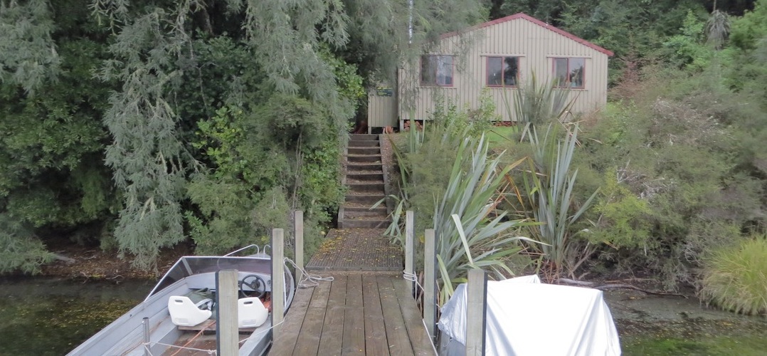 jetty at D'Urville hut, Lake Rotoroa, Nelson Lakes National Park