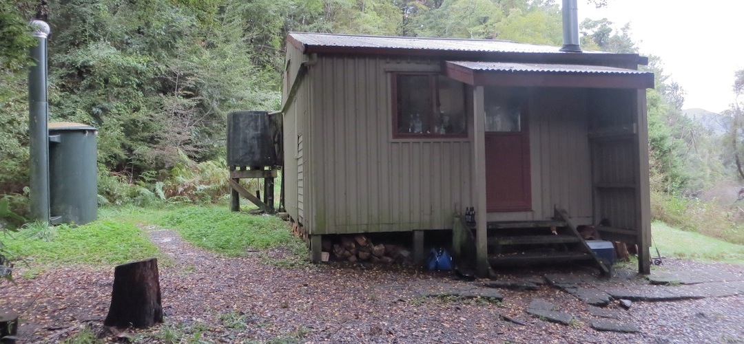  D'Urville hut, Lake Rotoroa, Nelson Lakes National Park